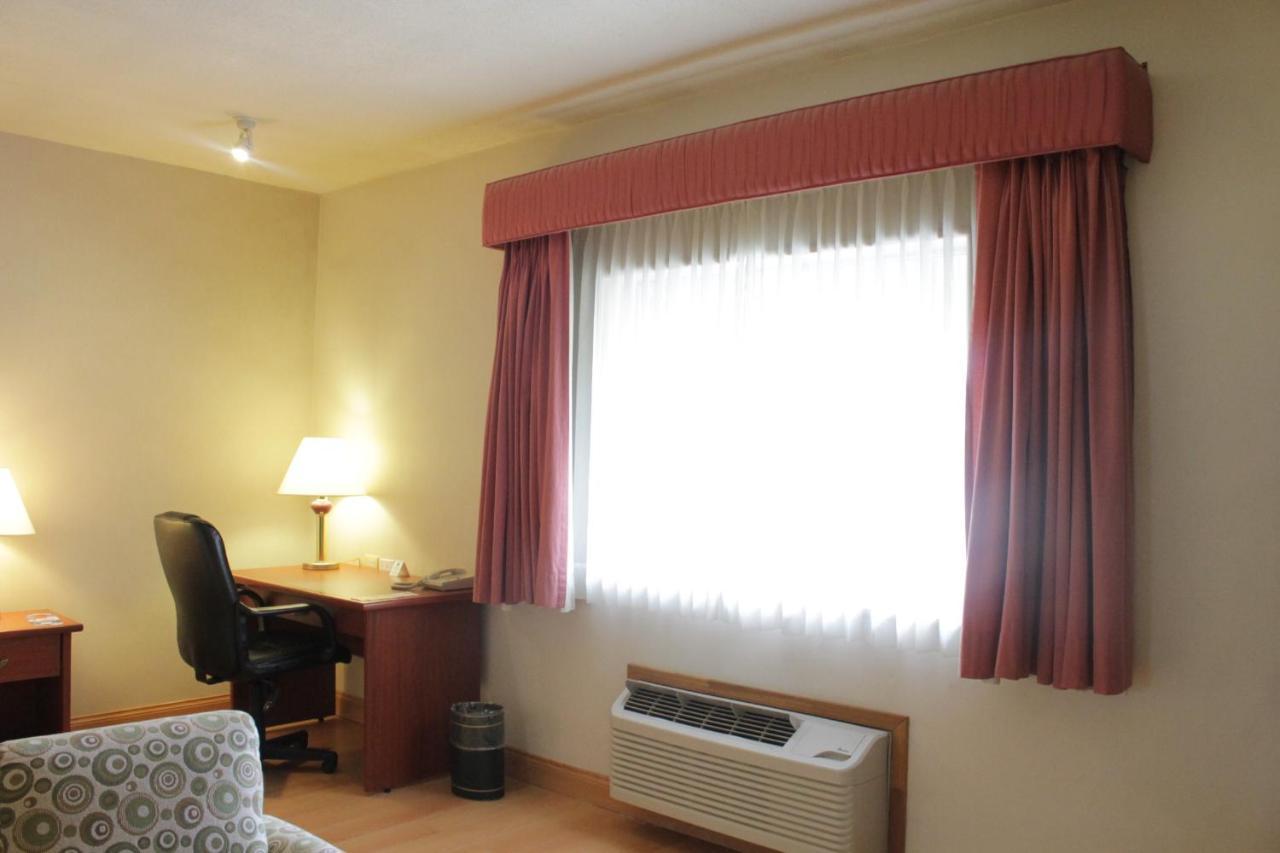 Holiday Inn Express Chihuahua By Ihg Экстерьер фото