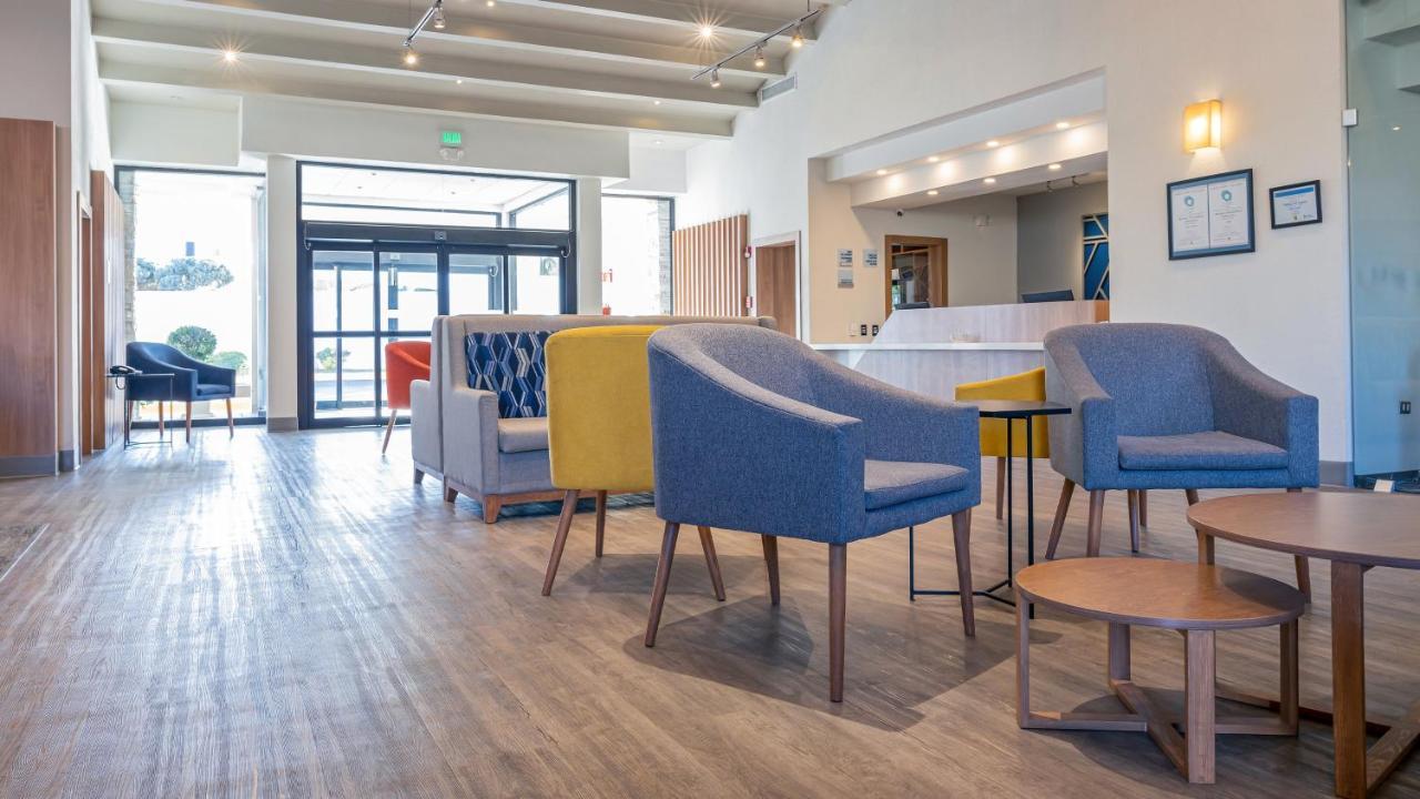 Holiday Inn Express Chihuahua By Ihg Экстерьер фото