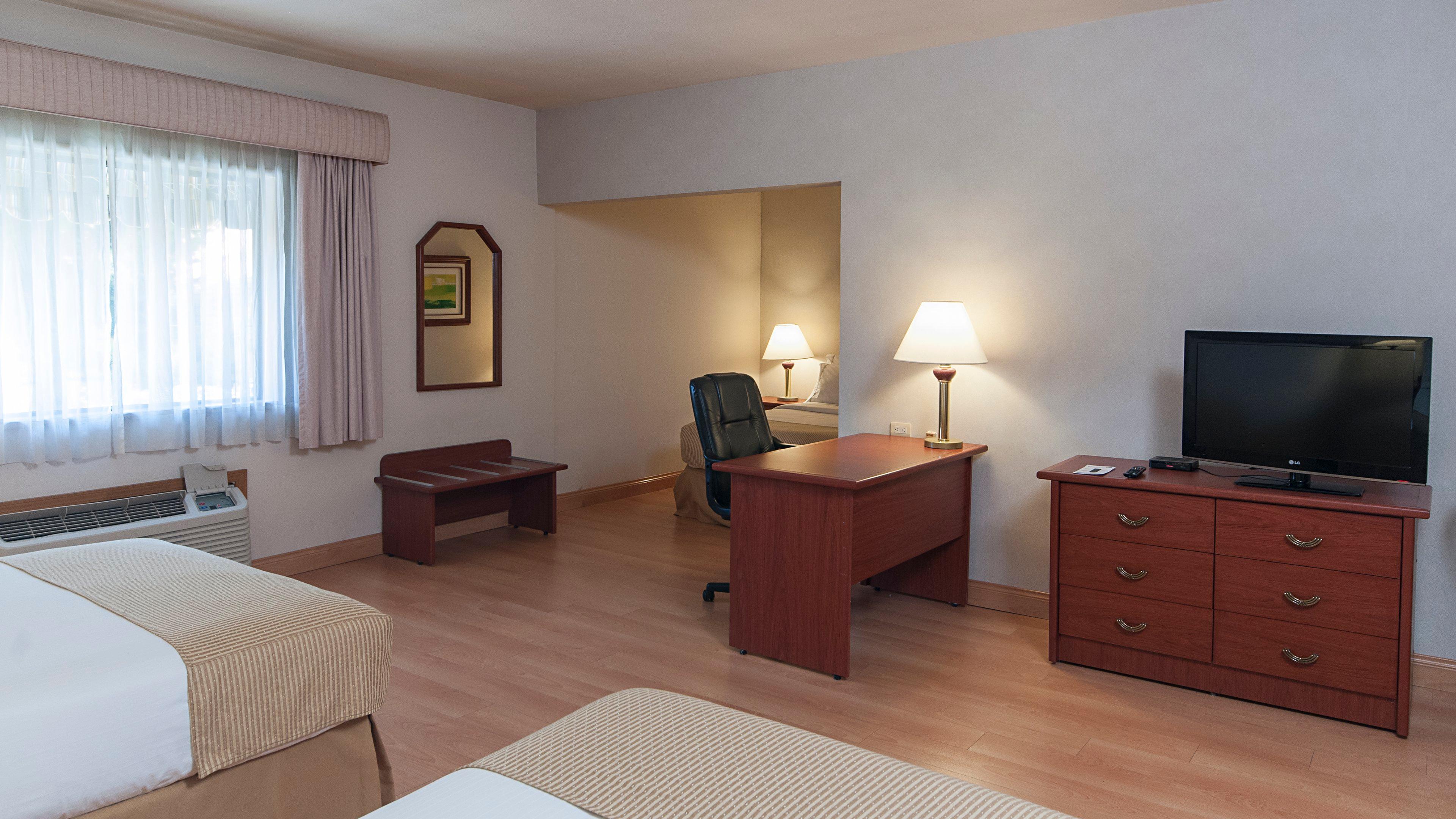 Holiday Inn Express Chihuahua By Ihg Экстерьер фото